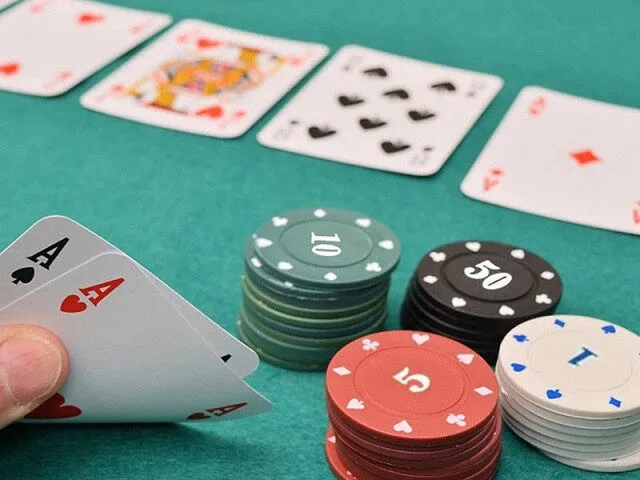 Tải Sunwin – Phân Biệt Xì Tố Và Poker Dễ Dàng, Đơn Giản 2 Khám phá xì tố và poker tại sunwin